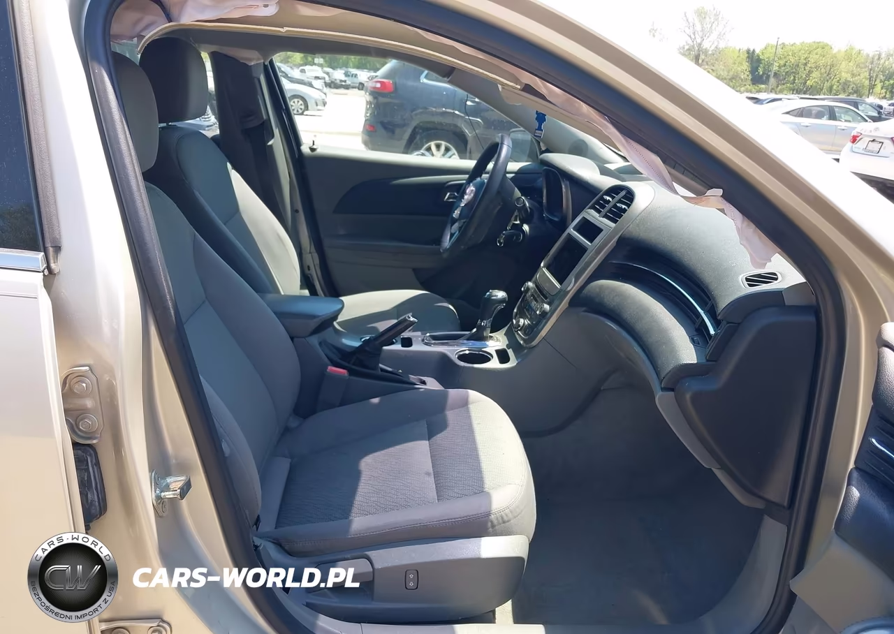 2015 Chevrolet Malibu Ls VIN:1G11B5SL9FF149928 - 5