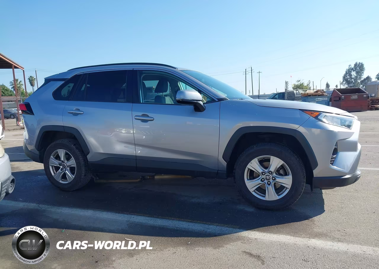 2021 Toyota Rav4 Xle VIN:2T3W1RFV1MC113067 - 13