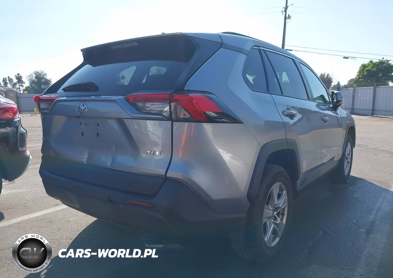 2021 Toyota Rav4 Xle VIN:2T3W1RFV1MC113067 - 4