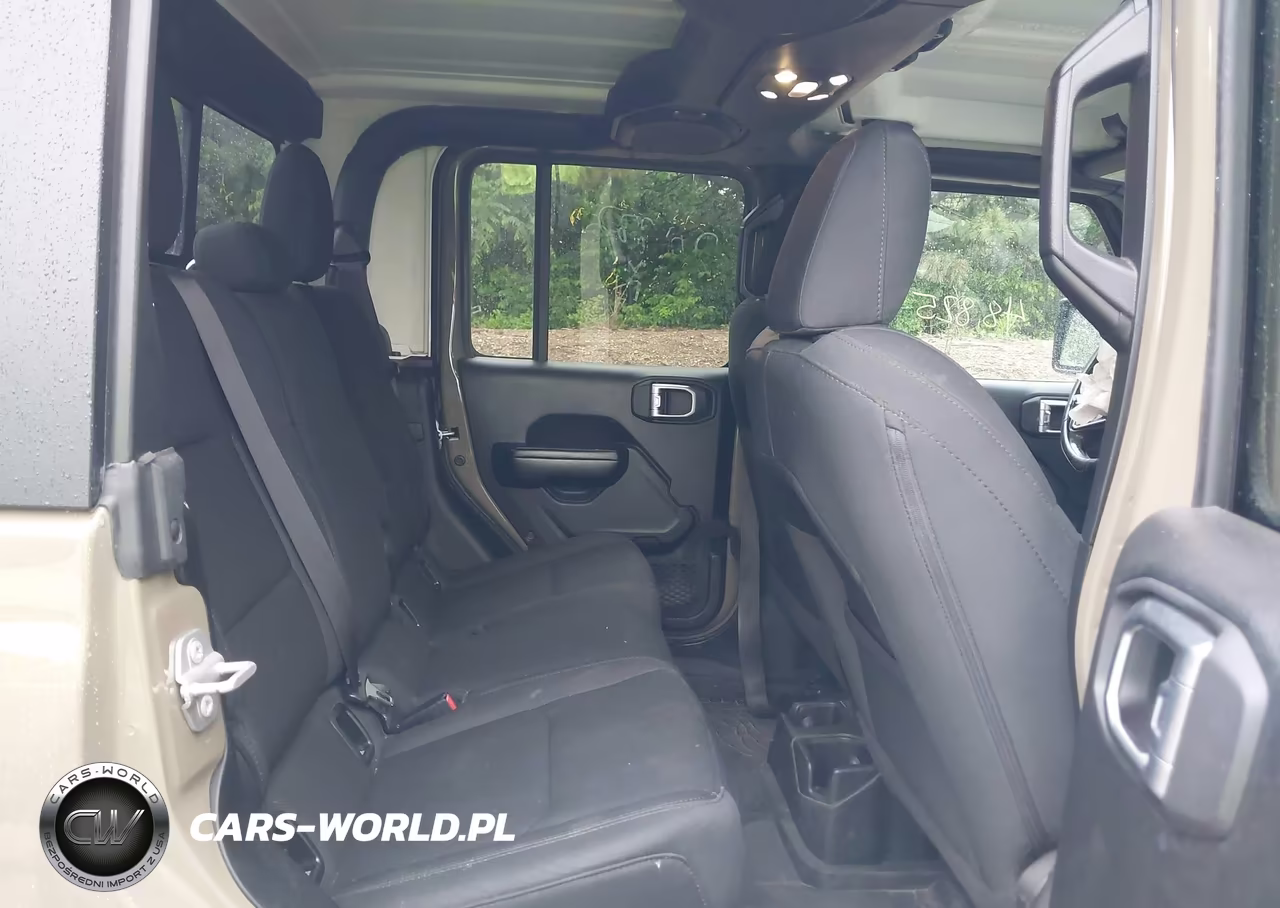 2020 Jeep Gladiator Sport S 4X4 VIN:1C6JJTAGXLL201882 - 8