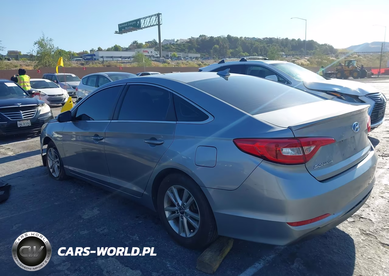 2017 Hyundai Sonata VIN:5NPE24AF3HH580689 - 3