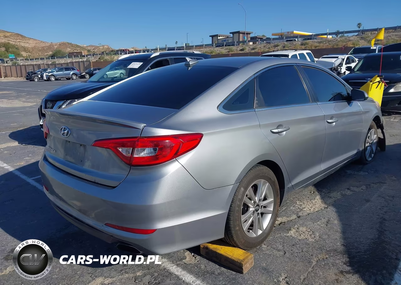 2017 Hyundai Sonata VIN:5NPE24AF3HH580689 - 4