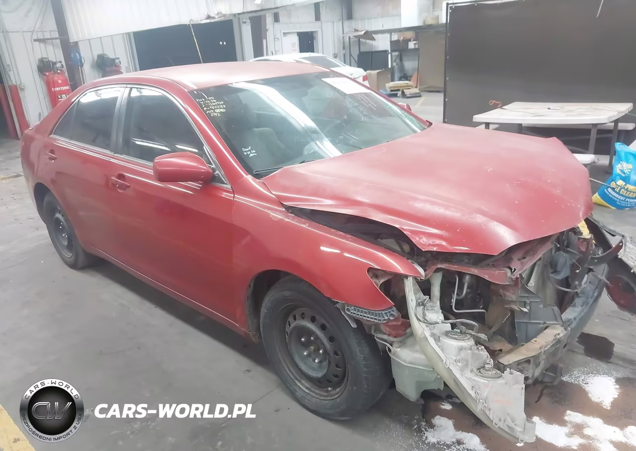 2010 Toyota Camry Le – zdjęcie 1 z 16