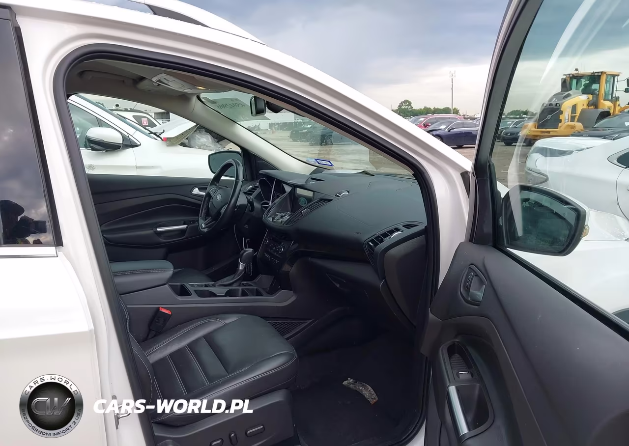 2017 Ford Escape Titanium VIN:1FMCU0J92HUC80292 - 5