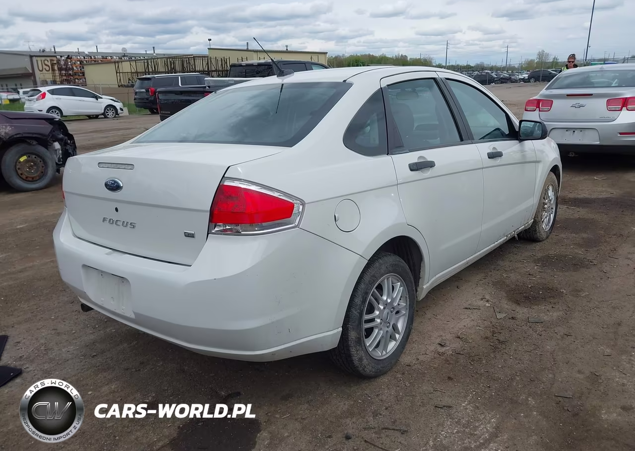 2009 Ford Focus Se VIN:1FAHP35N09W183842 - 4