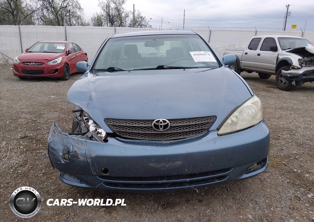 2003 Toyota Camry Le VIN:JTDBE32K330169685 - 12