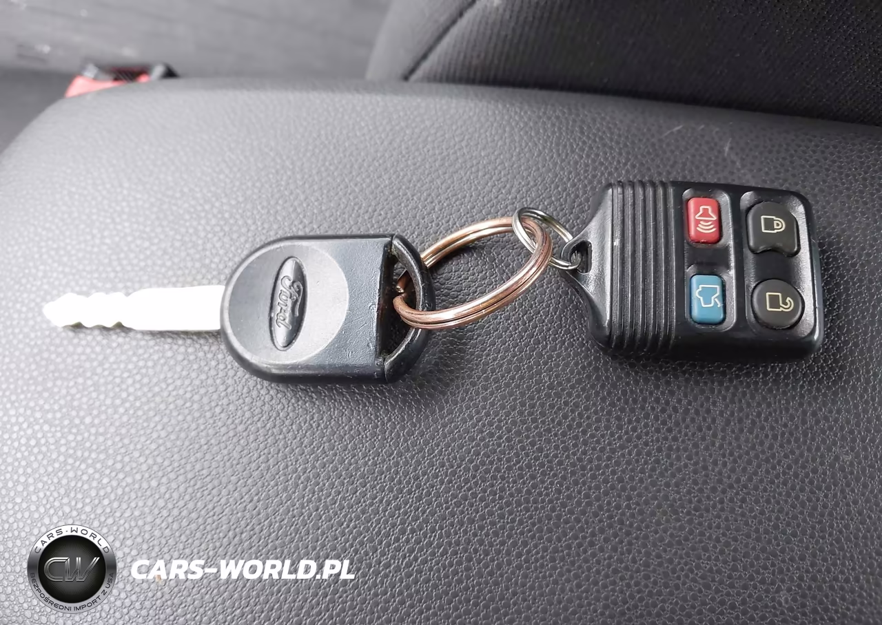 2008 Ford Focus Se-Ses VIN:1FAHP35N98W227335 - 11