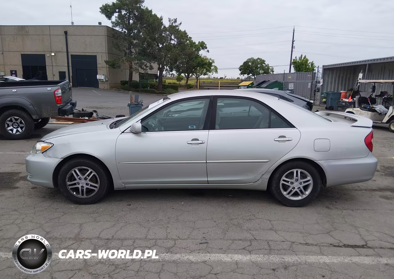 2003 Toyota Camry Le VIN:JTDBE30K530147111 - 14