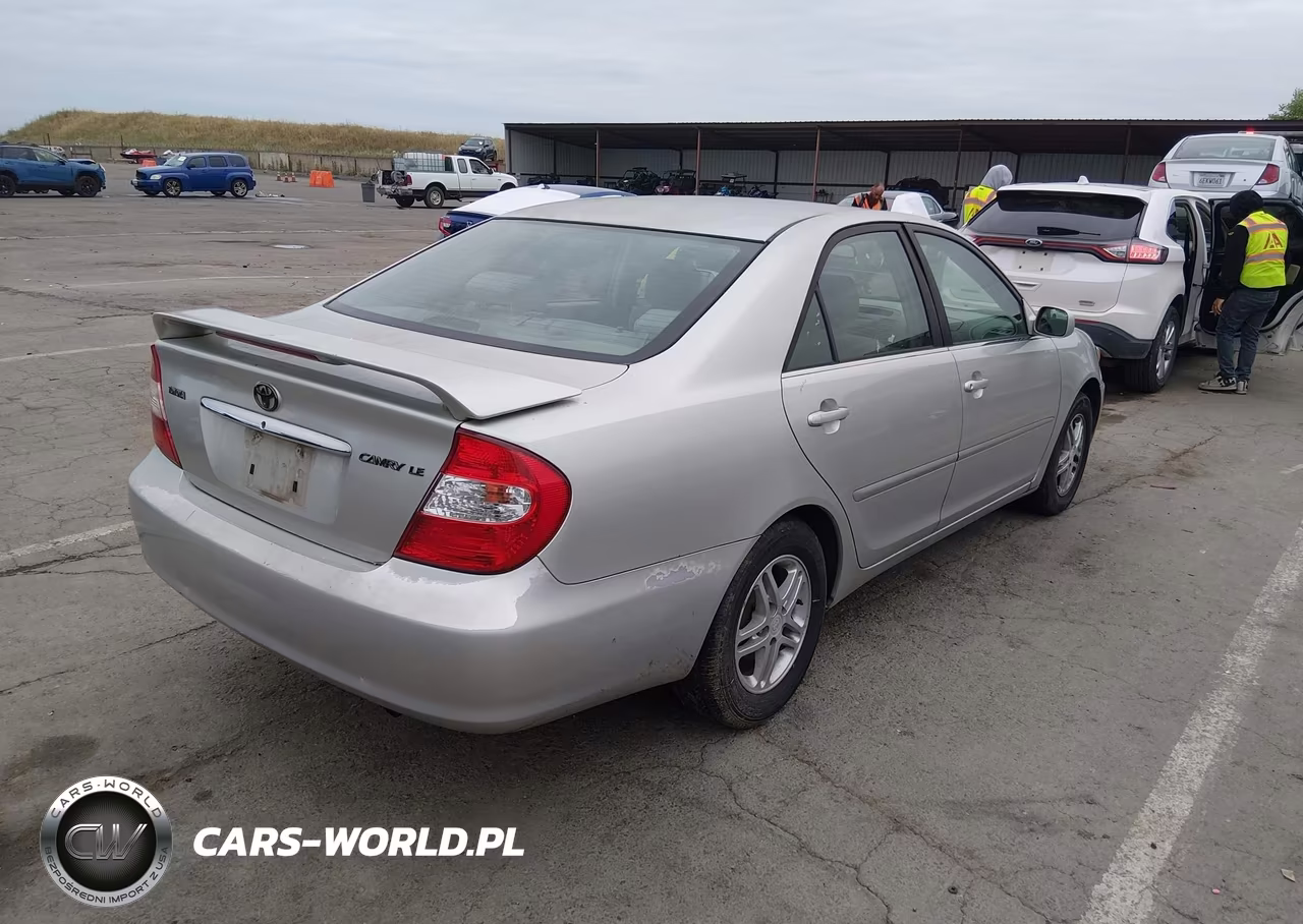 2003 Toyota Camry Le VIN:JTDBE30K530147111 - 4