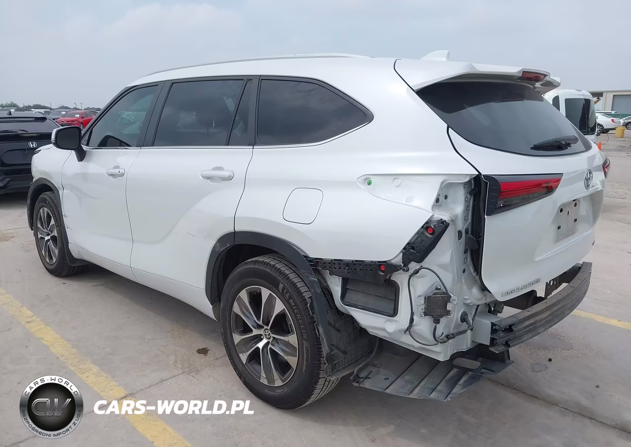 2023 Toyota Highlander Xle VIN:5TDKDRAH6PS000341 - 3
