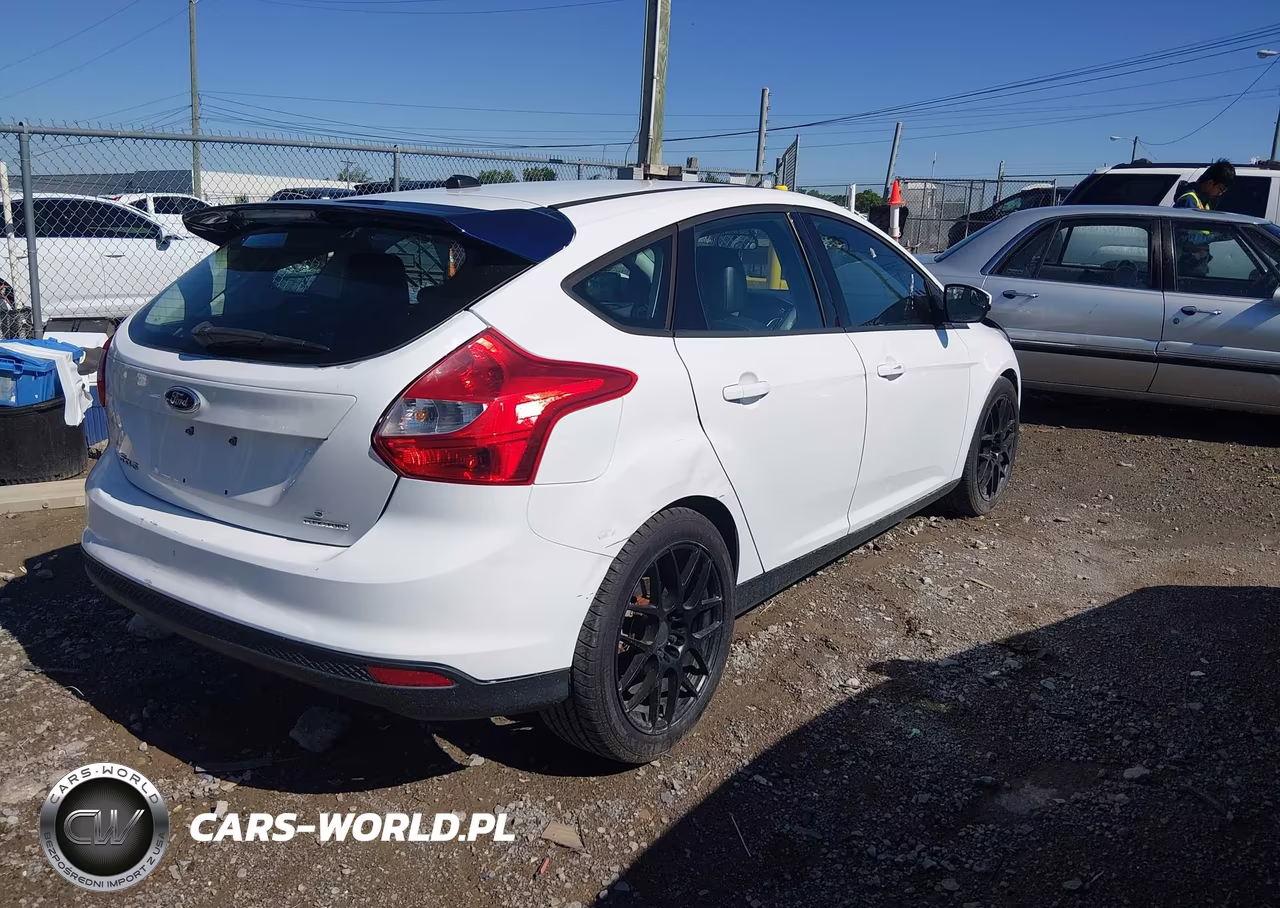 2013 Ford Focus Se VIN:1FADP3K27DL236135 - 4