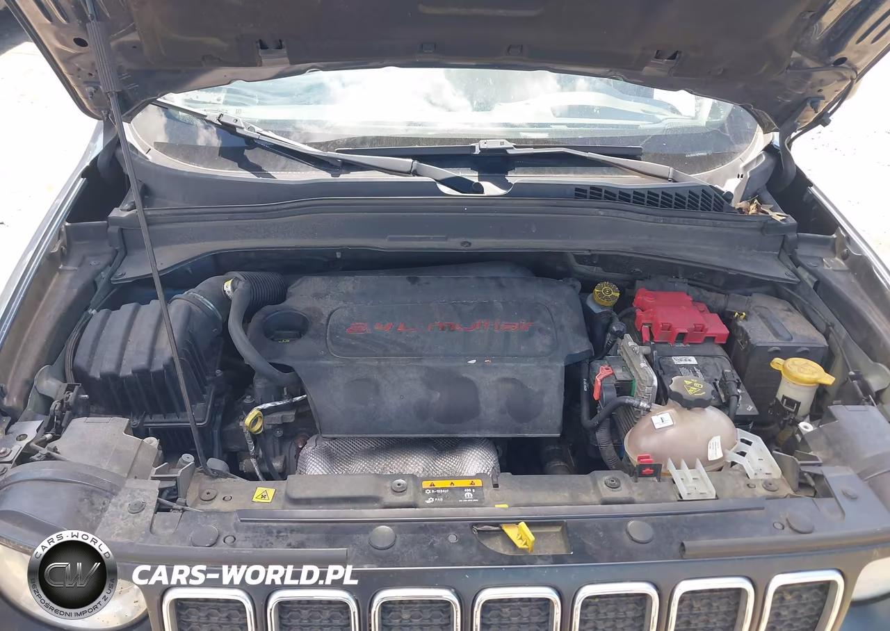 2019 Jeep Renegade Latitude 4X4 VIN:ZACNJBBB7KPK68826 - 10