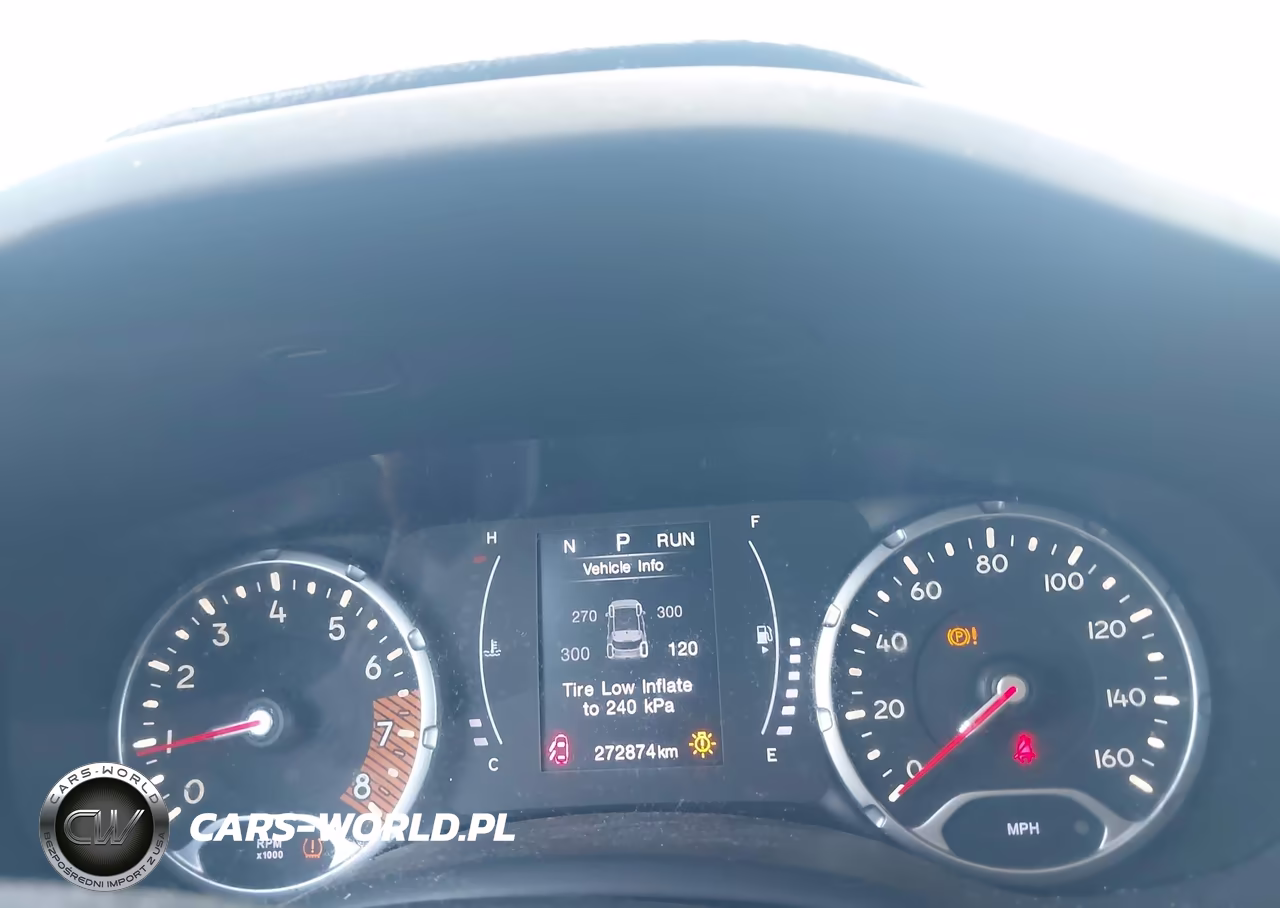 2019 Jeep Renegade Latitude 4X4 VIN:ZACNJBBB7KPK68826 - 16