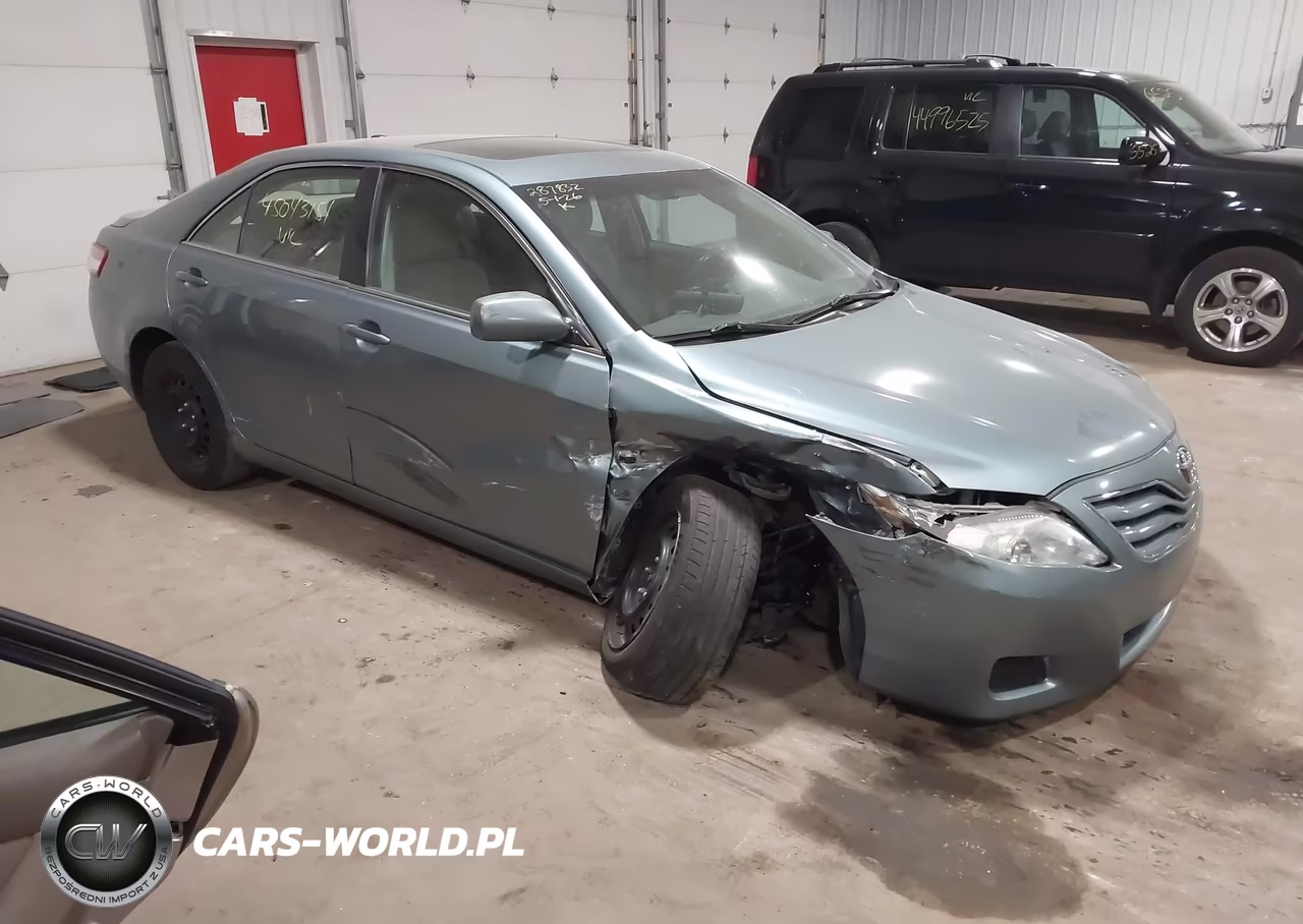 2011 Toyota Camry Le – zdjęcie 1 z 16