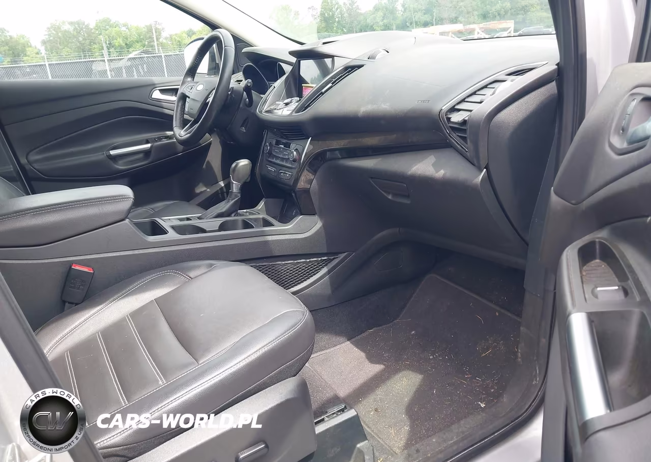 2017 Ford Escape Titanium VIN:1FMCU0JD9HUA02381 - 5