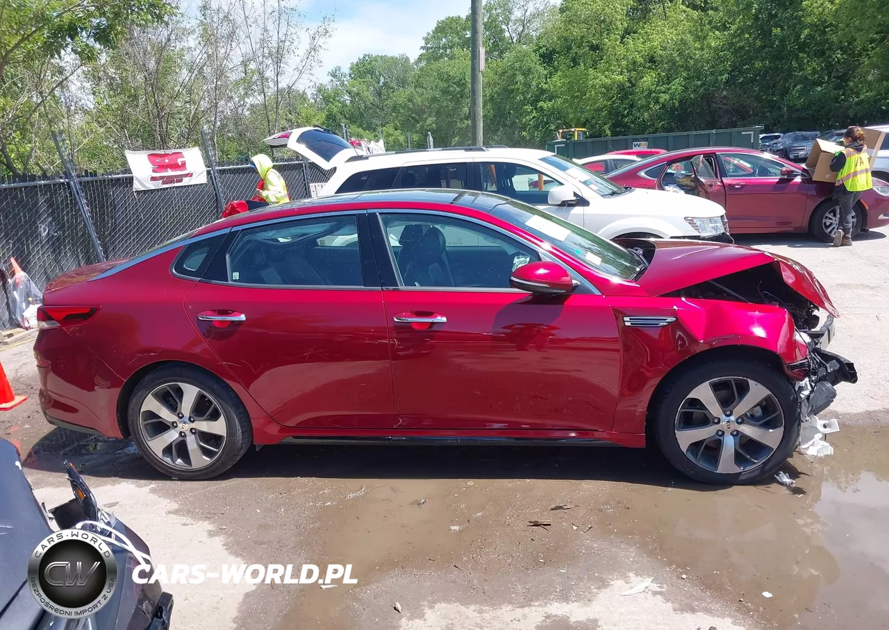 2019 Kia Optima S VIN:5XXGT4L37KG366560 - 14