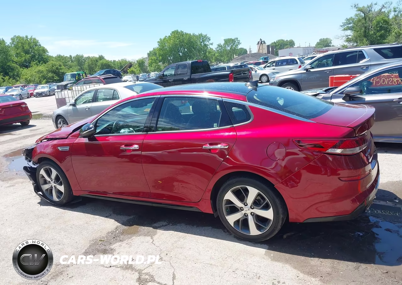 2019 Kia Optima S VIN:5XXGT4L37KG366560 - 15