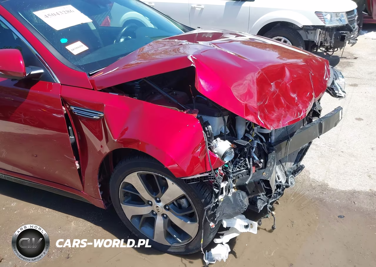 2019 Kia Optima S VIN:5XXGT4L37KG366560 - 18