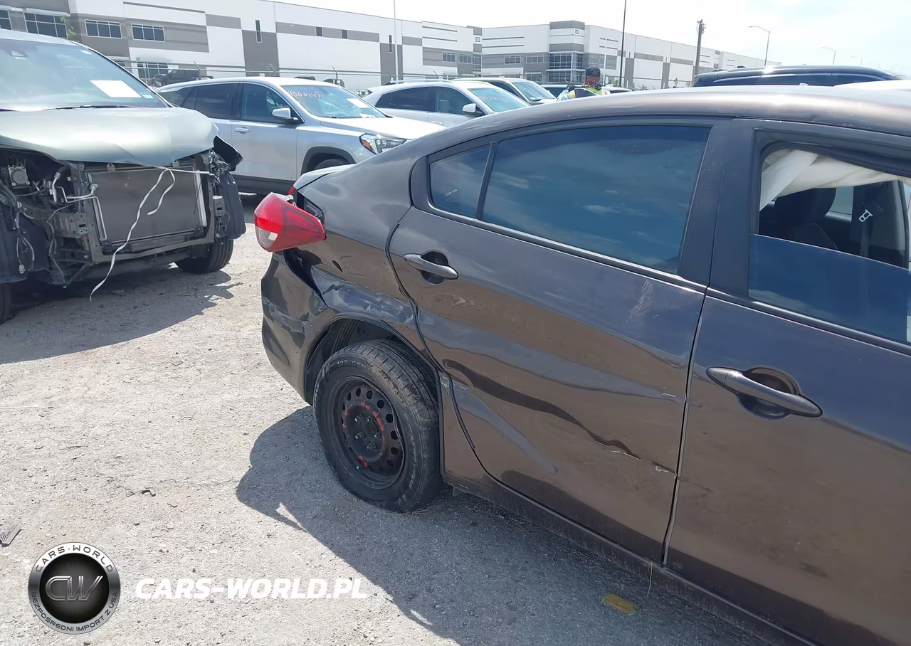 2017 Kia Forte Lx VIN:3KPFK4A72HE025962 - 11