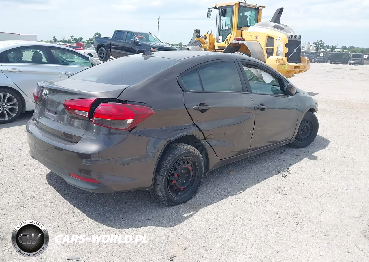 2017 Kia Forte Lx VIN:3KPFK4A72HE025962 - 4