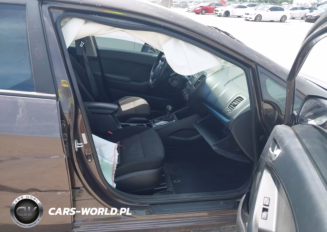 2017 Kia Forte Lx VIN:3KPFK4A72HE025962 - 5