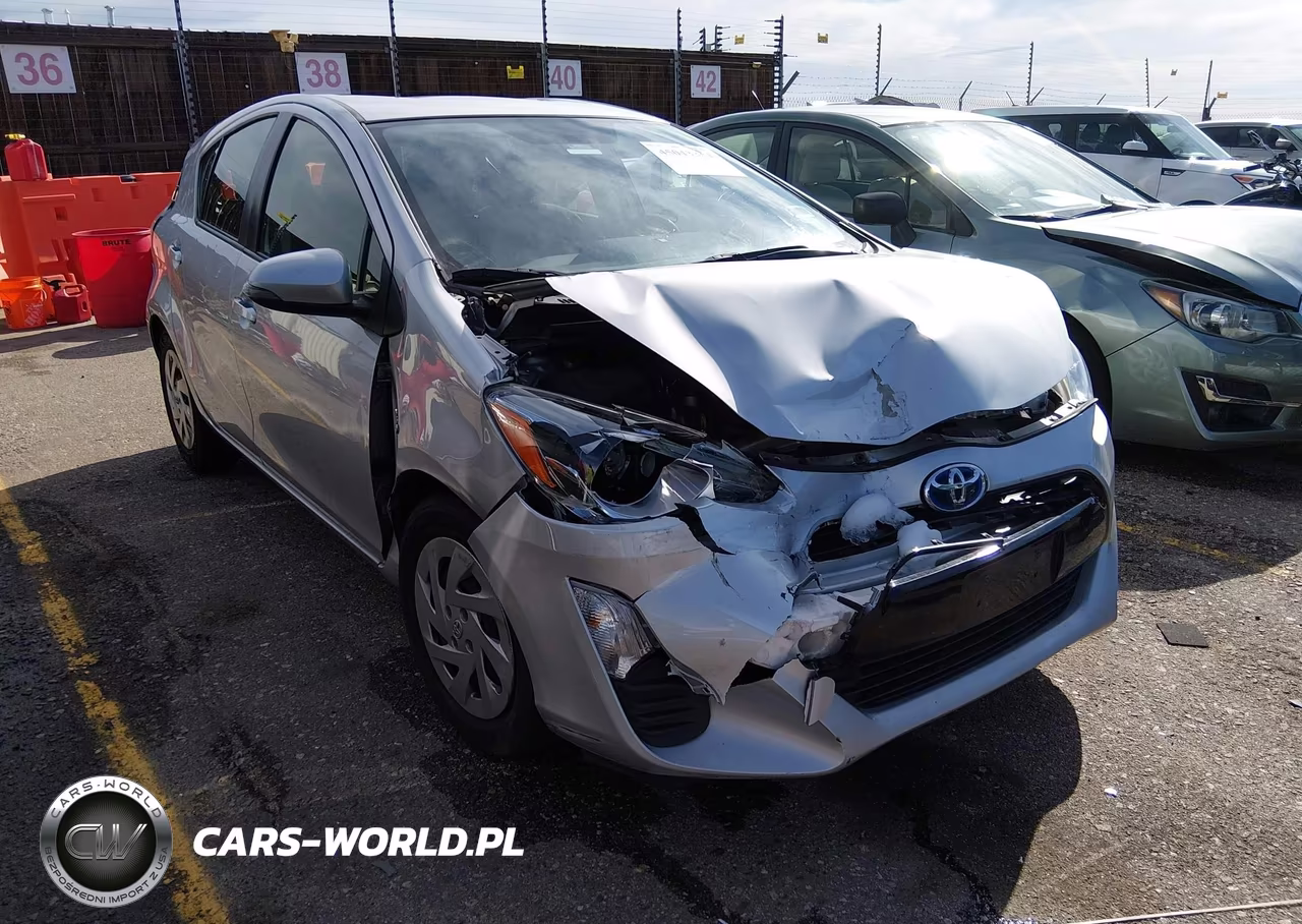 2016 Toyota Prius C Two