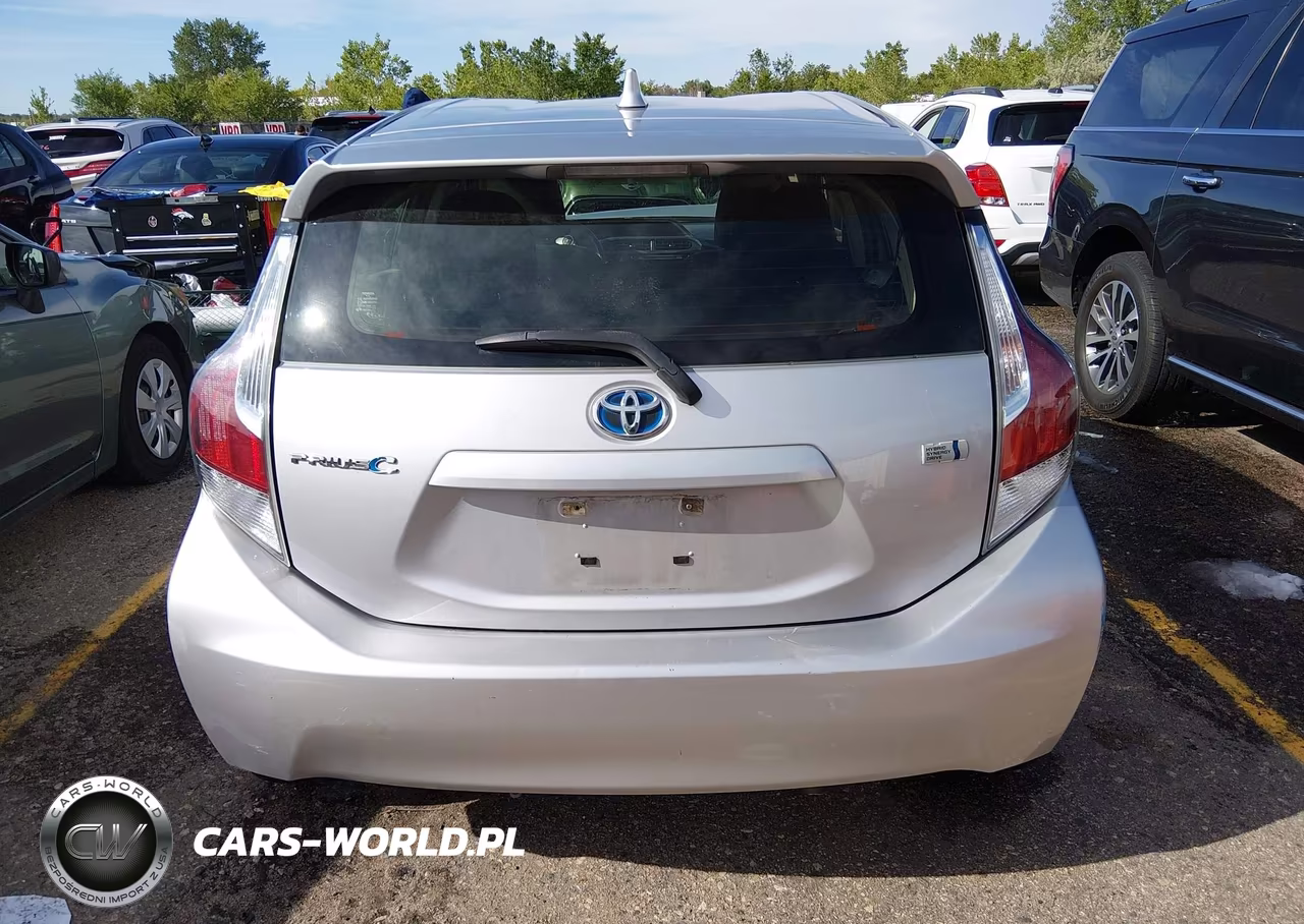 2016 Toyota Prius C Two VIN:JTDKDTB37G1119075 - 16
