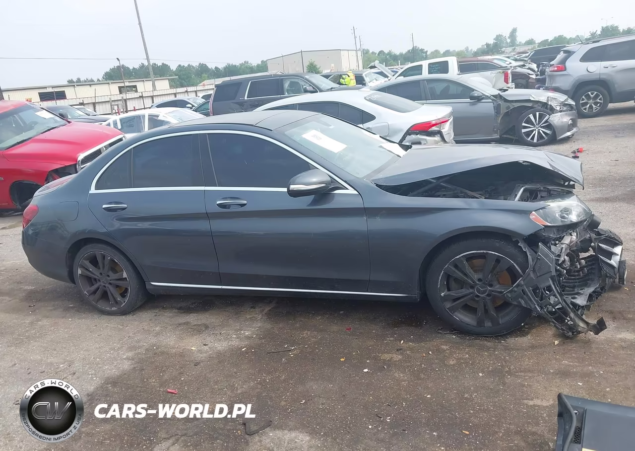 2015 Mercedes-Benz C 300 4Matic VIN:55SWF4KB2FU049370 - 13