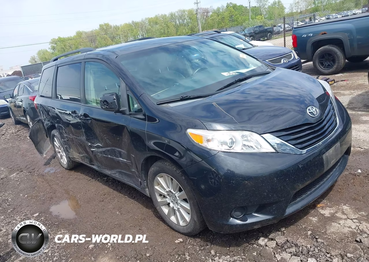 2015 Toyota Sienna Le 7 Passenger