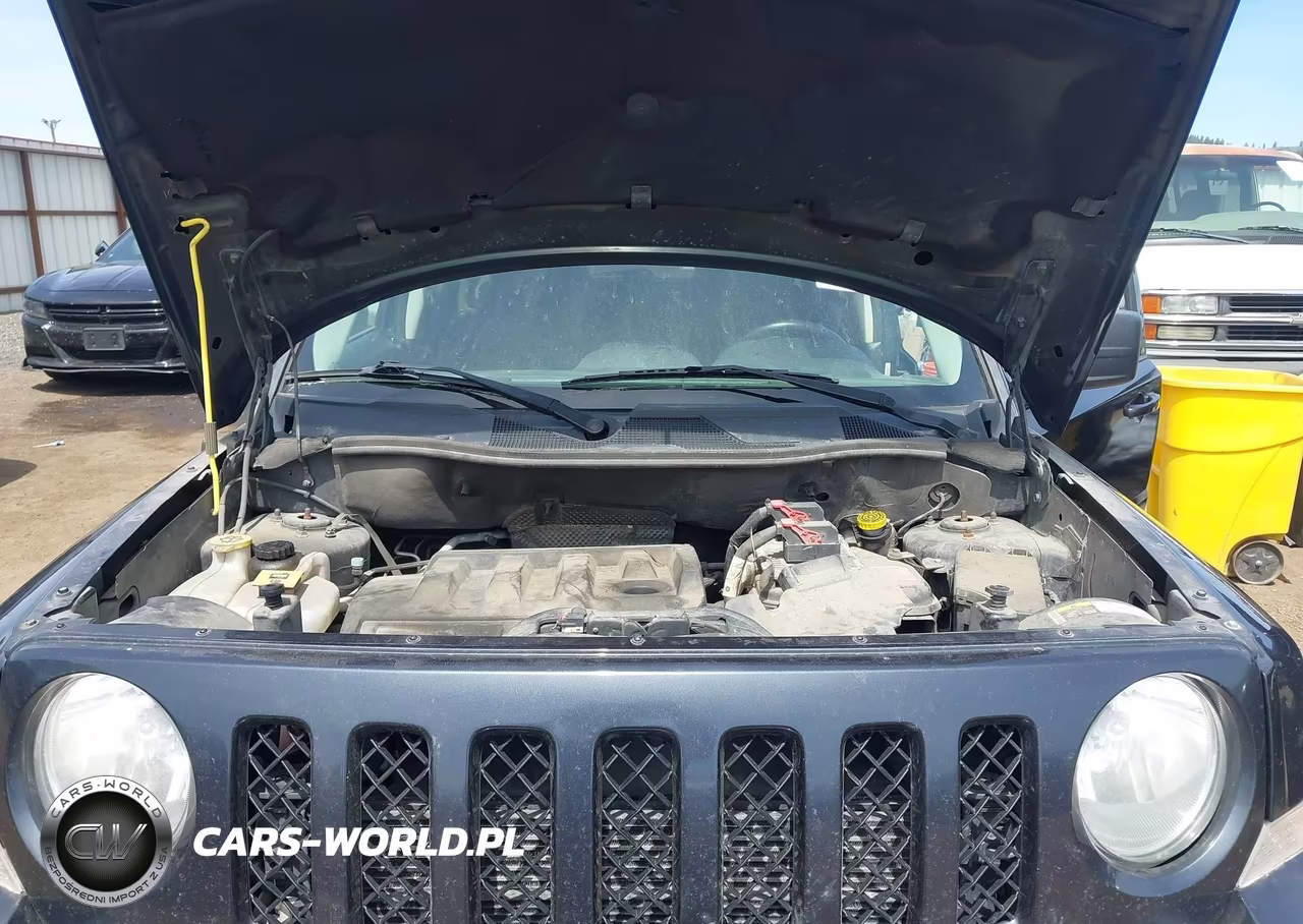 2014 Jeep Patriot Latitude VIN:1C4NJRFB1ED863289 - 10