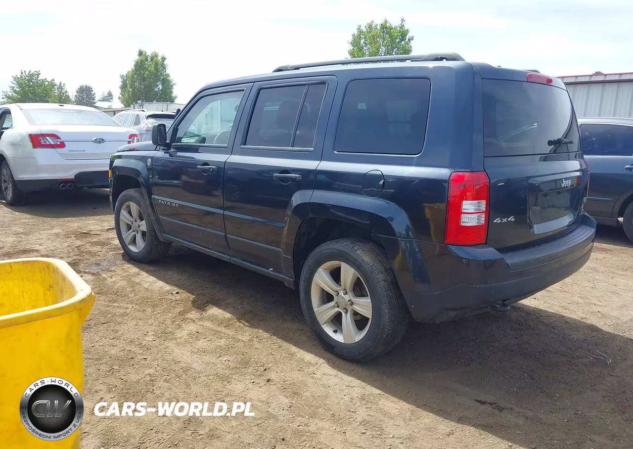 2014 Jeep Patriot Latitude VIN:1C4NJRFB1ED863289 - 3