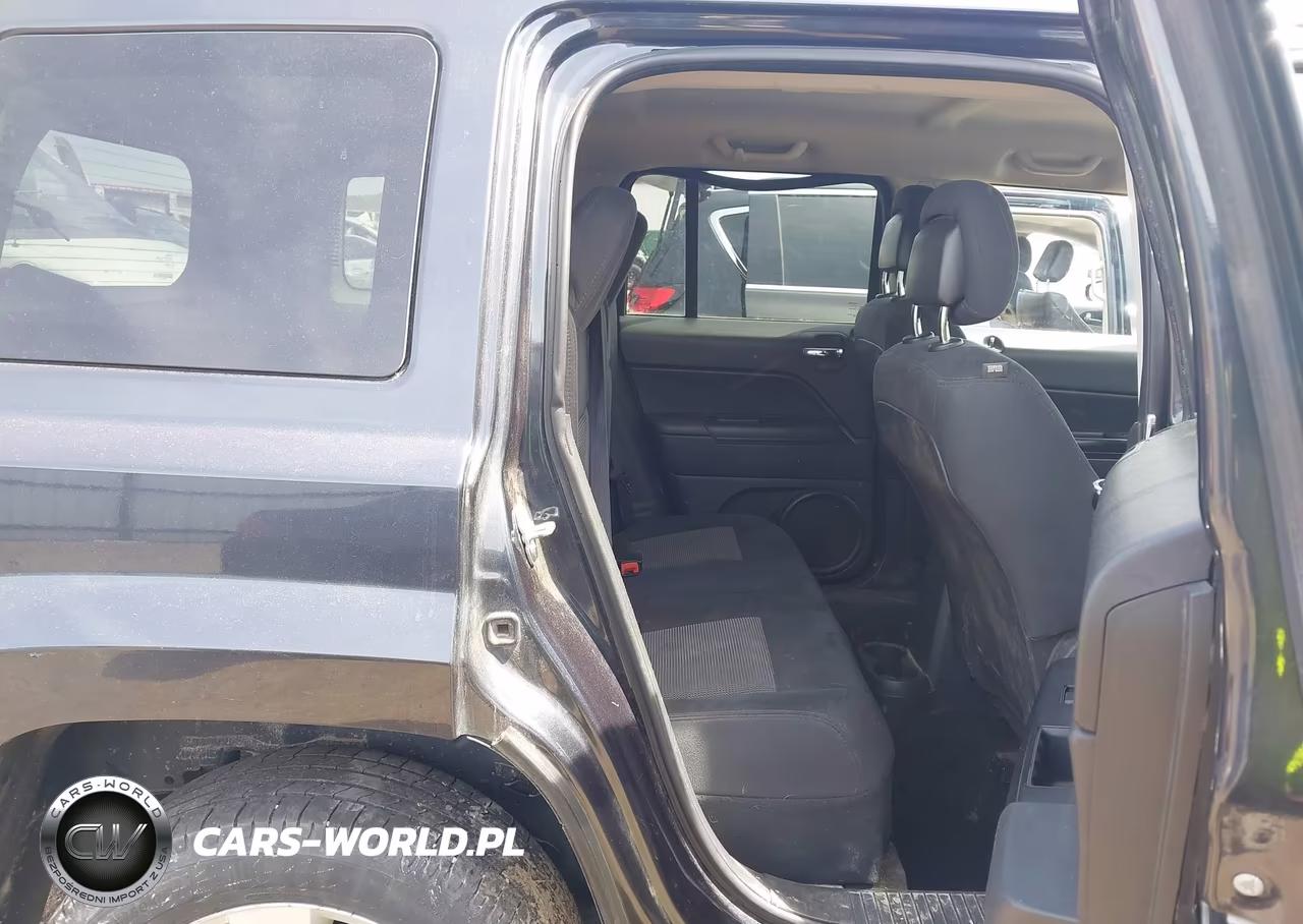 2014 Jeep Patriot Latitude VIN:1C4NJRFB1ED863289 - 8