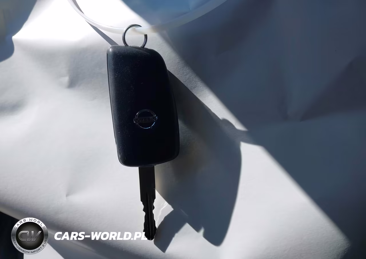 2018 Nissan Rogue Sport S VIN:JN1BJ1CR8JW265949 - 11