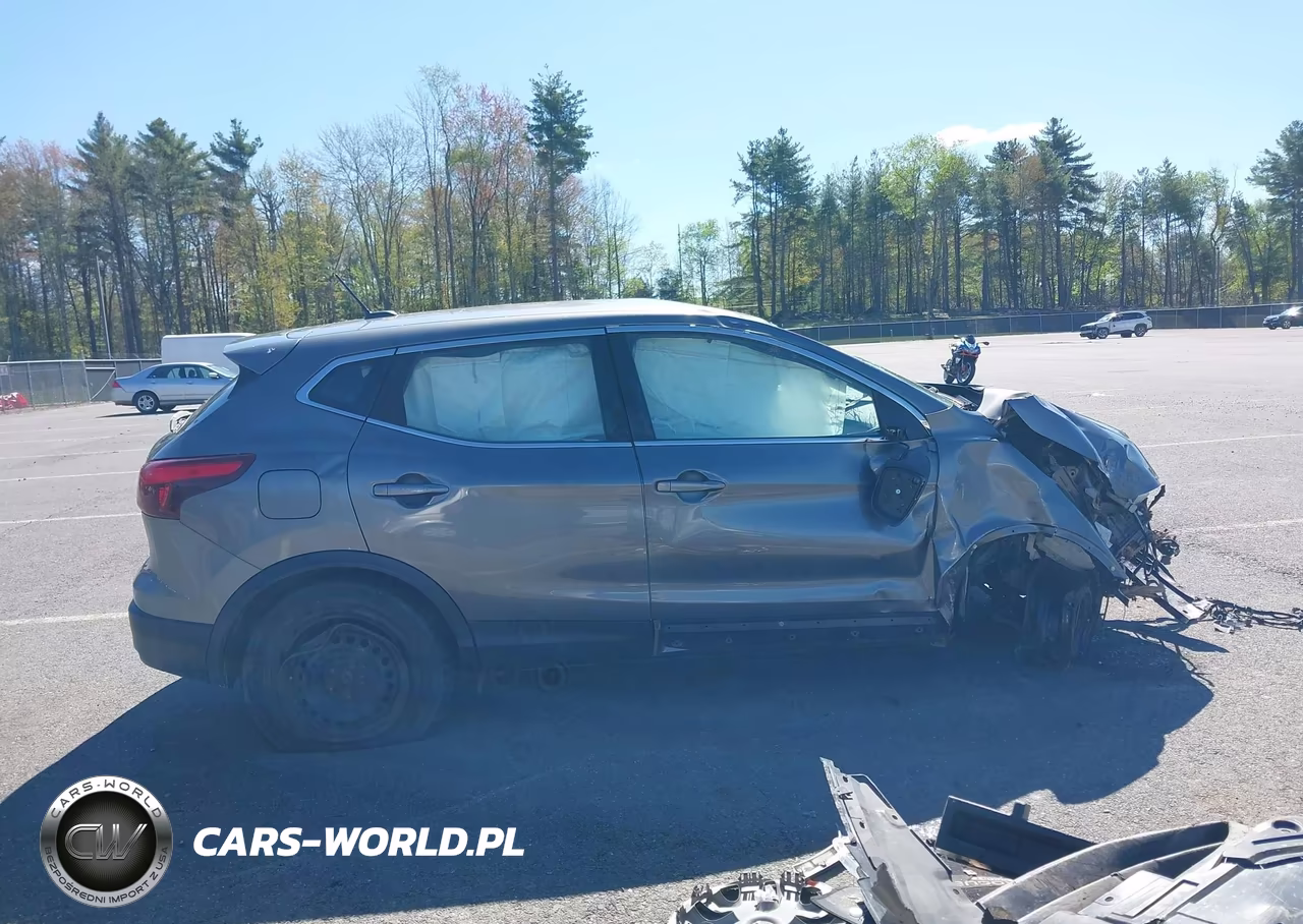 2018 Nissan Rogue Sport S VIN:JN1BJ1CR8JW265949 - 13