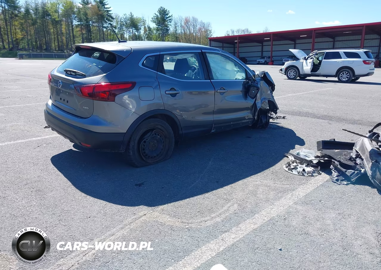 2018 Nissan Rogue Sport S VIN:JN1BJ1CR8JW265949 - 4