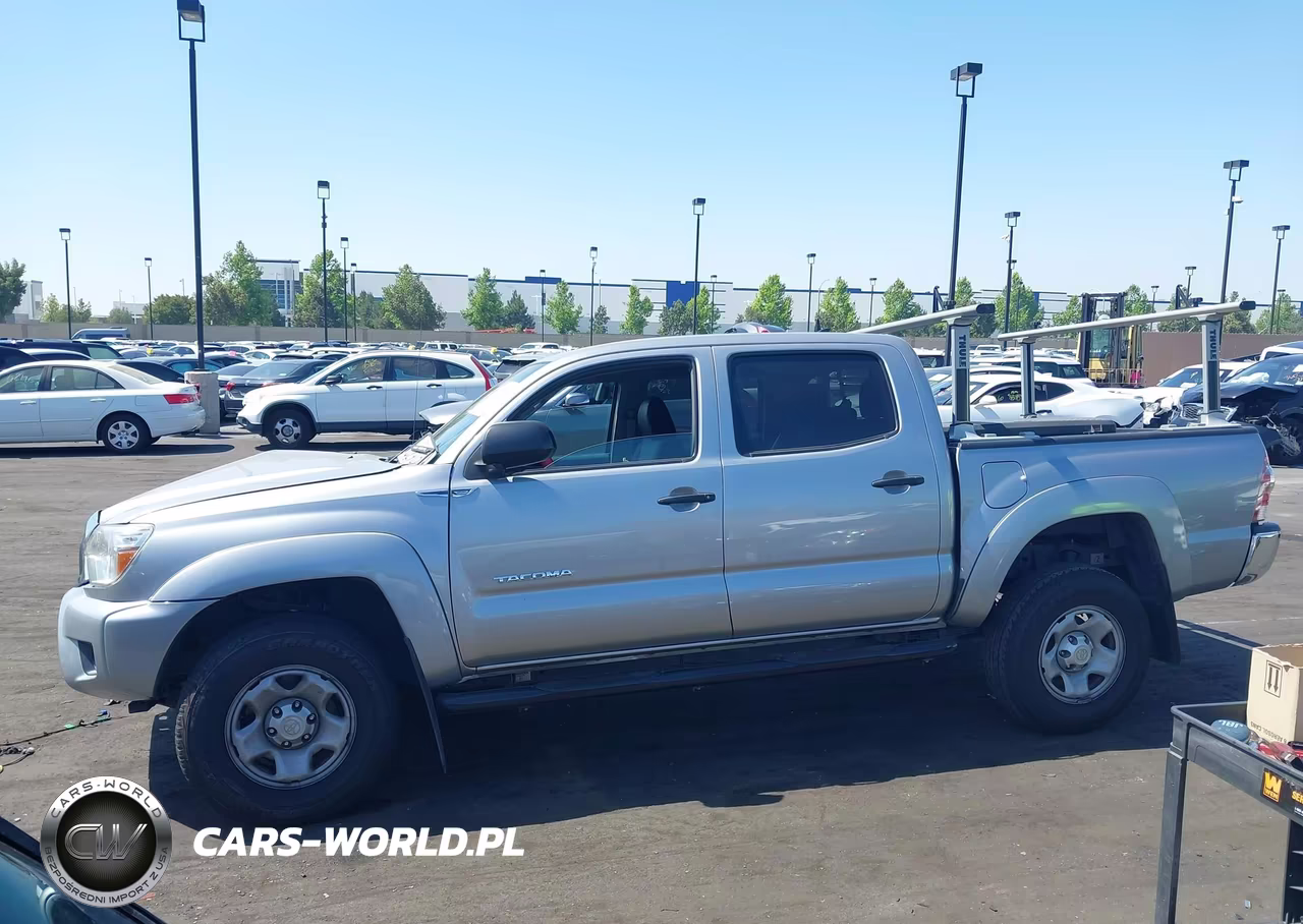 2015 Toyota Tacoma Prerunner VIN:5TFJX4GNXFX045746 - 15