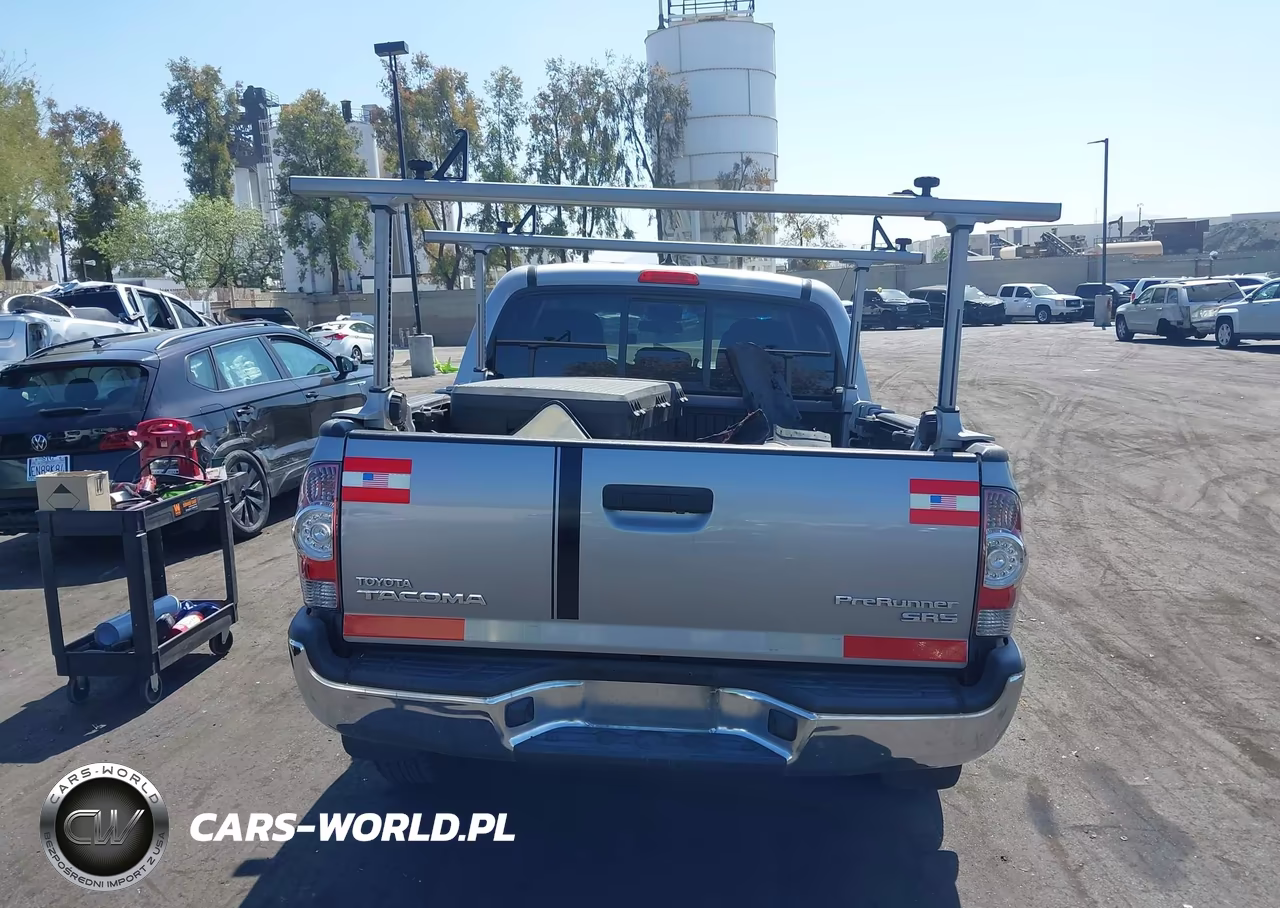 2015 Toyota Tacoma Prerunner VIN:5TFJX4GNXFX045746 - 17