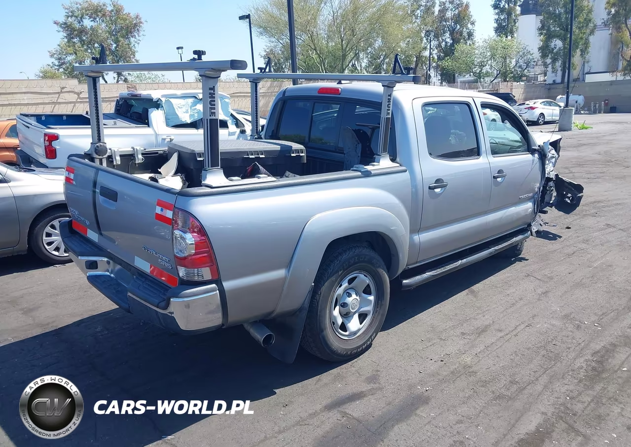 2015 Toyota Tacoma Prerunner VIN:5TFJX4GNXFX045746 - 4