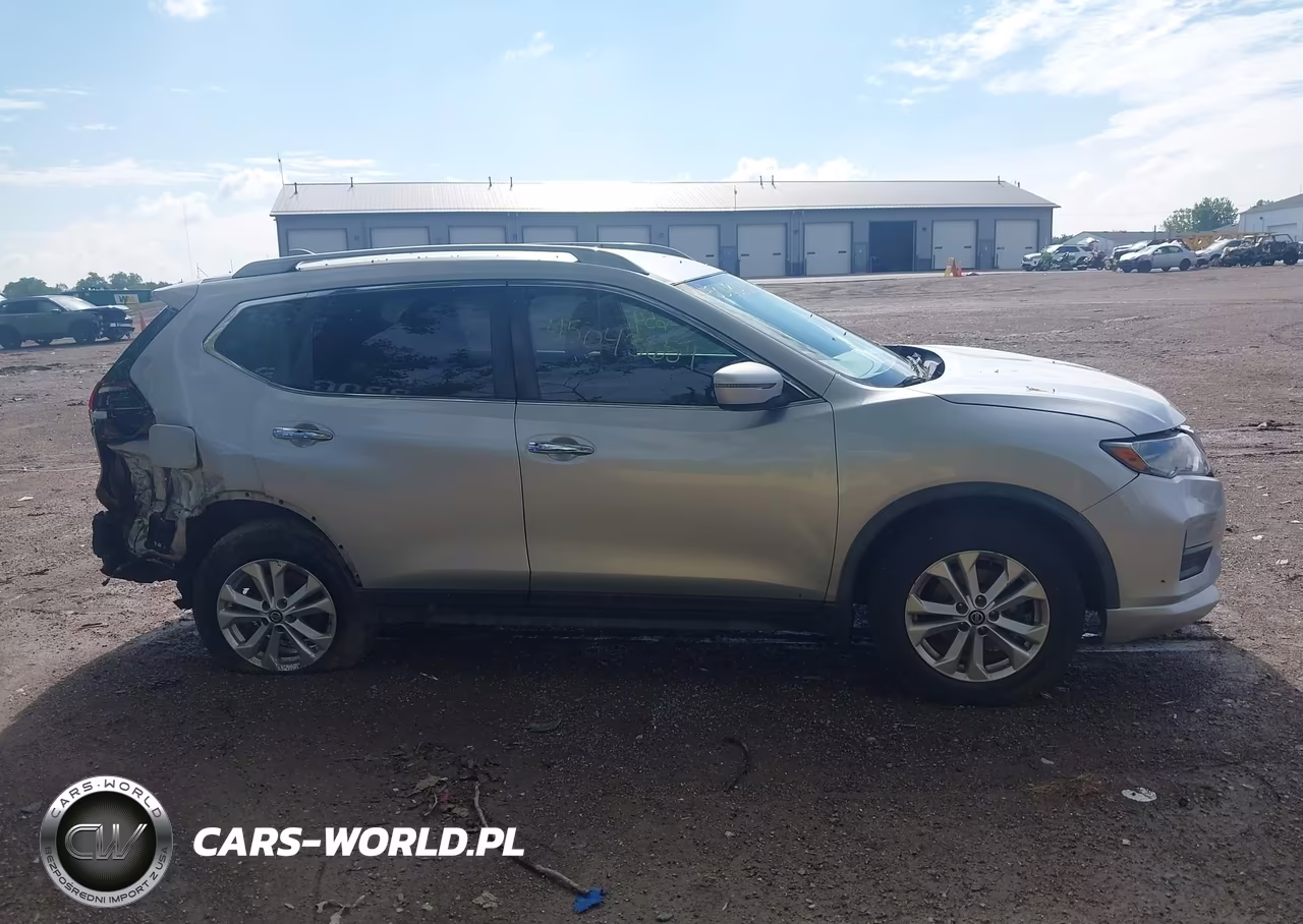 2018 Nissan Rogue S VIN:JN8AT2MT6JW470399 - 13