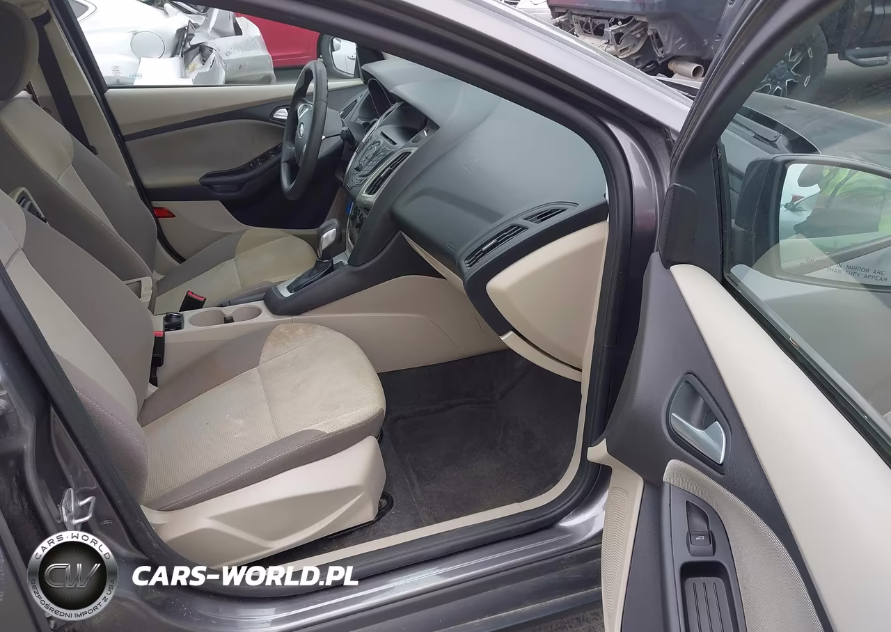 2014 Ford Focus Se VIN:1FADP3F27EL112541 - 5