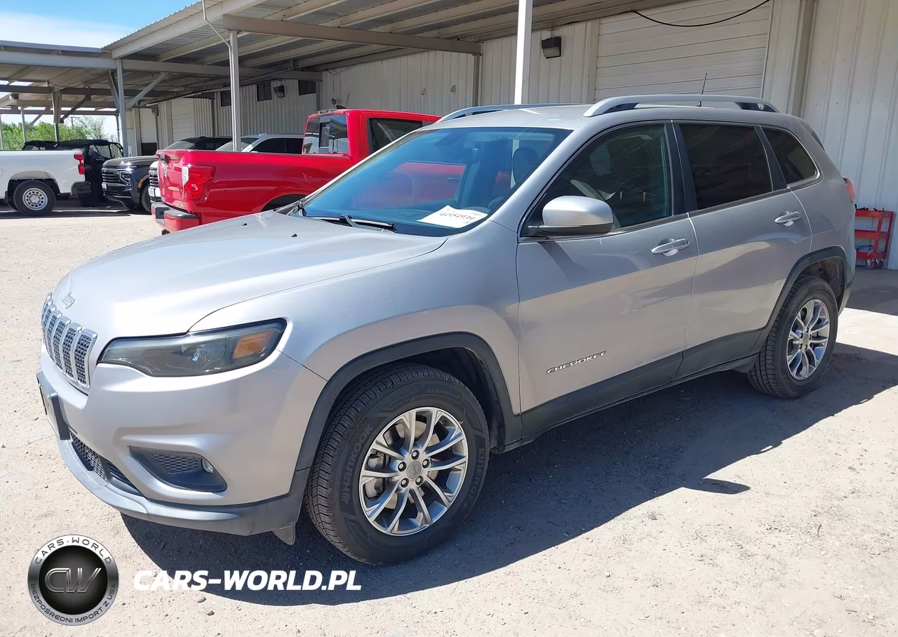 2019 Jeep Cherokee Latitude Plus 4X4 VIN:1C4PJMLB7KD226922 - 2