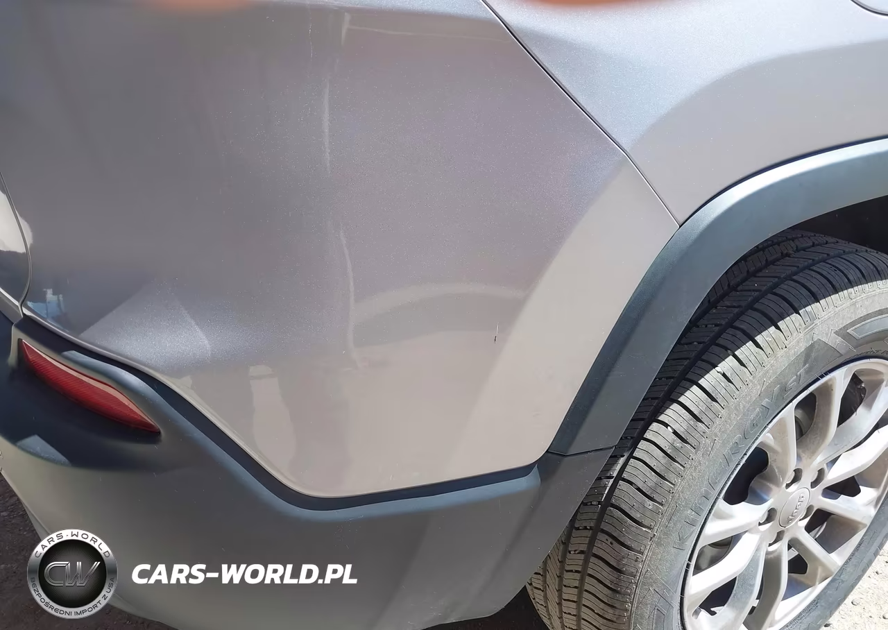 2019 Jeep Cherokee Latitude Plus 4X4 VIN:1C4PJMLB7KD226922 - 6