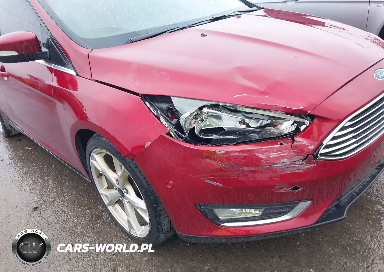 2015 Ford Focus Titanium VIN:1FADP3J20FL325131 - 6