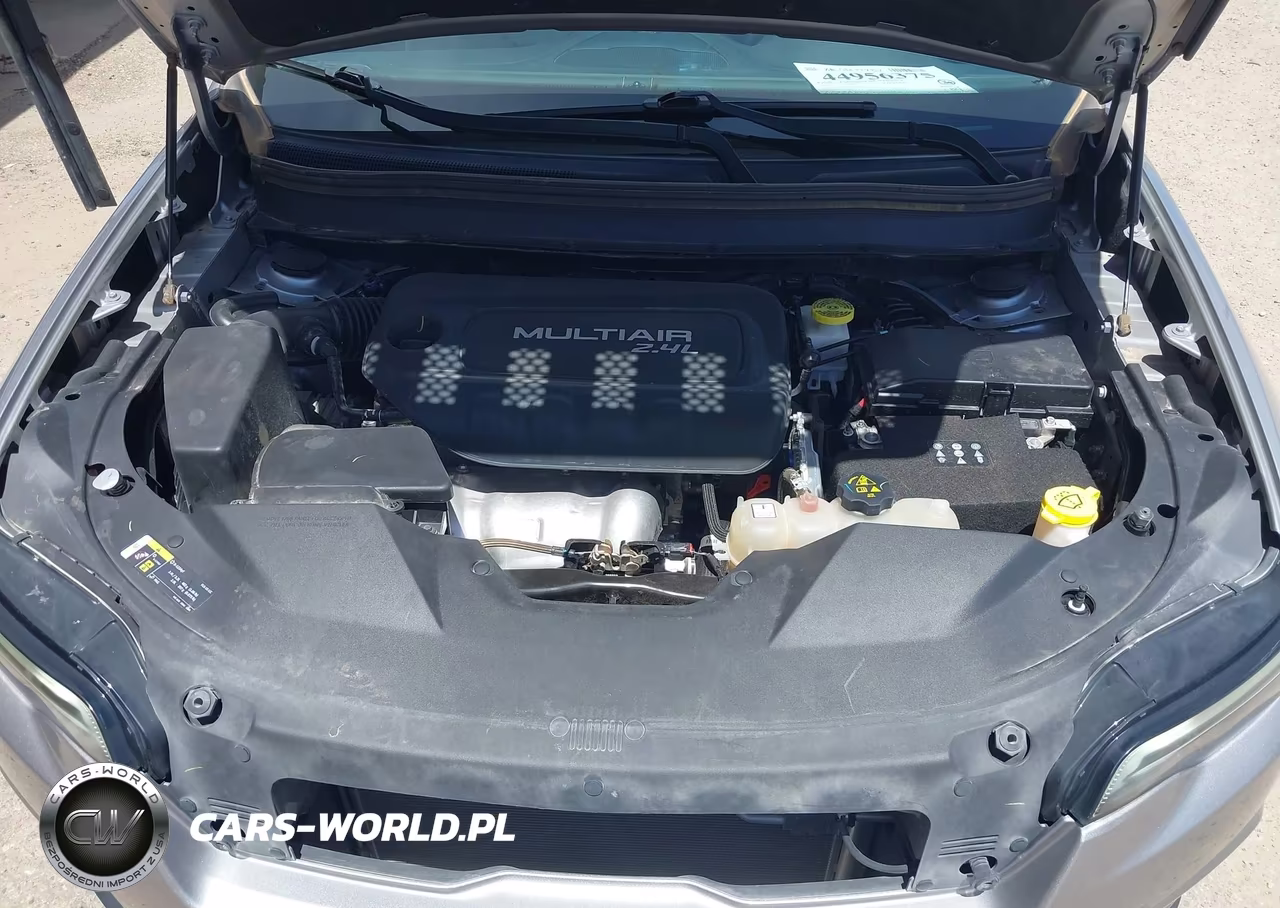 2019 Jeep Cherokee Latitude Plus 4X4 VIN:1C4PJMLB5KD226921 - 10