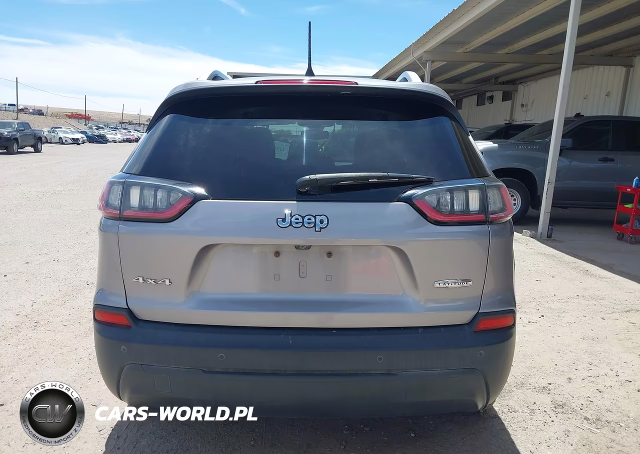 2019 Jeep Cherokee Latitude Plus 4X4 VIN:1C4PJMLB5KD226921 - 18