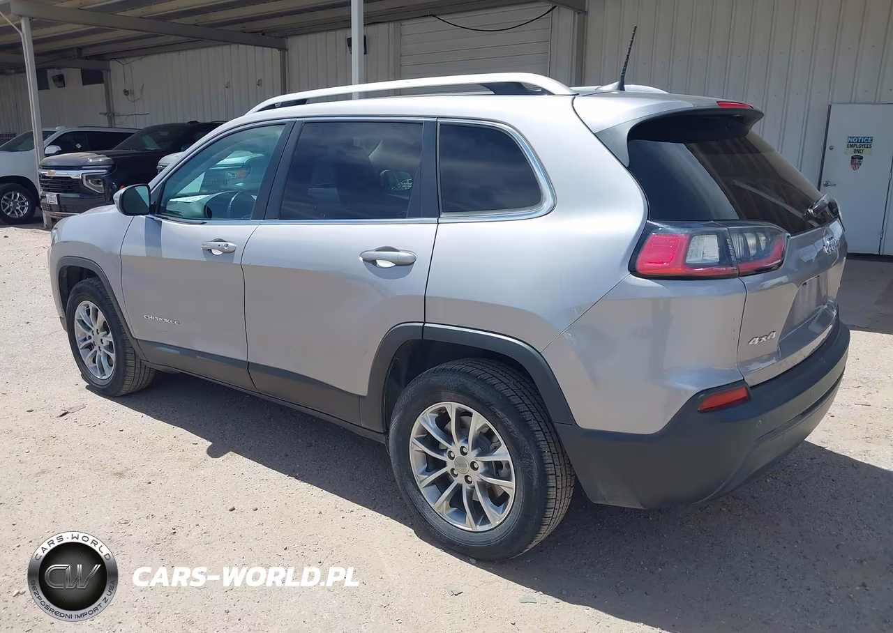 2019 Jeep Cherokee Latitude Plus 4X4 VIN:1C4PJMLB5KD226921 - 3