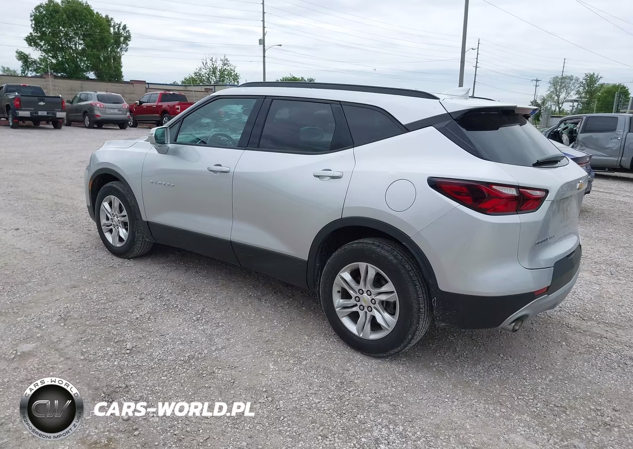2019 Chevrolet Blazer VIN:3GNKBGRS2KS582590 - 3
