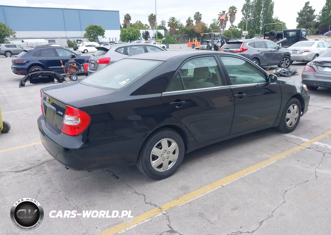 2004 Toyota Camry Le VIN:4T1BE32K94U262619 - 4