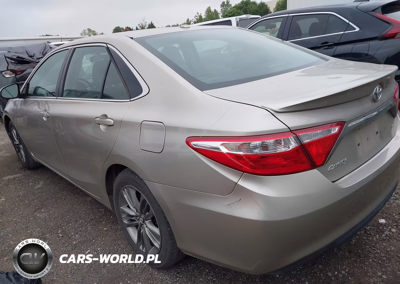 2016 Toyota Camry Se VIN:4T1BF1FK5GU545647 - 3