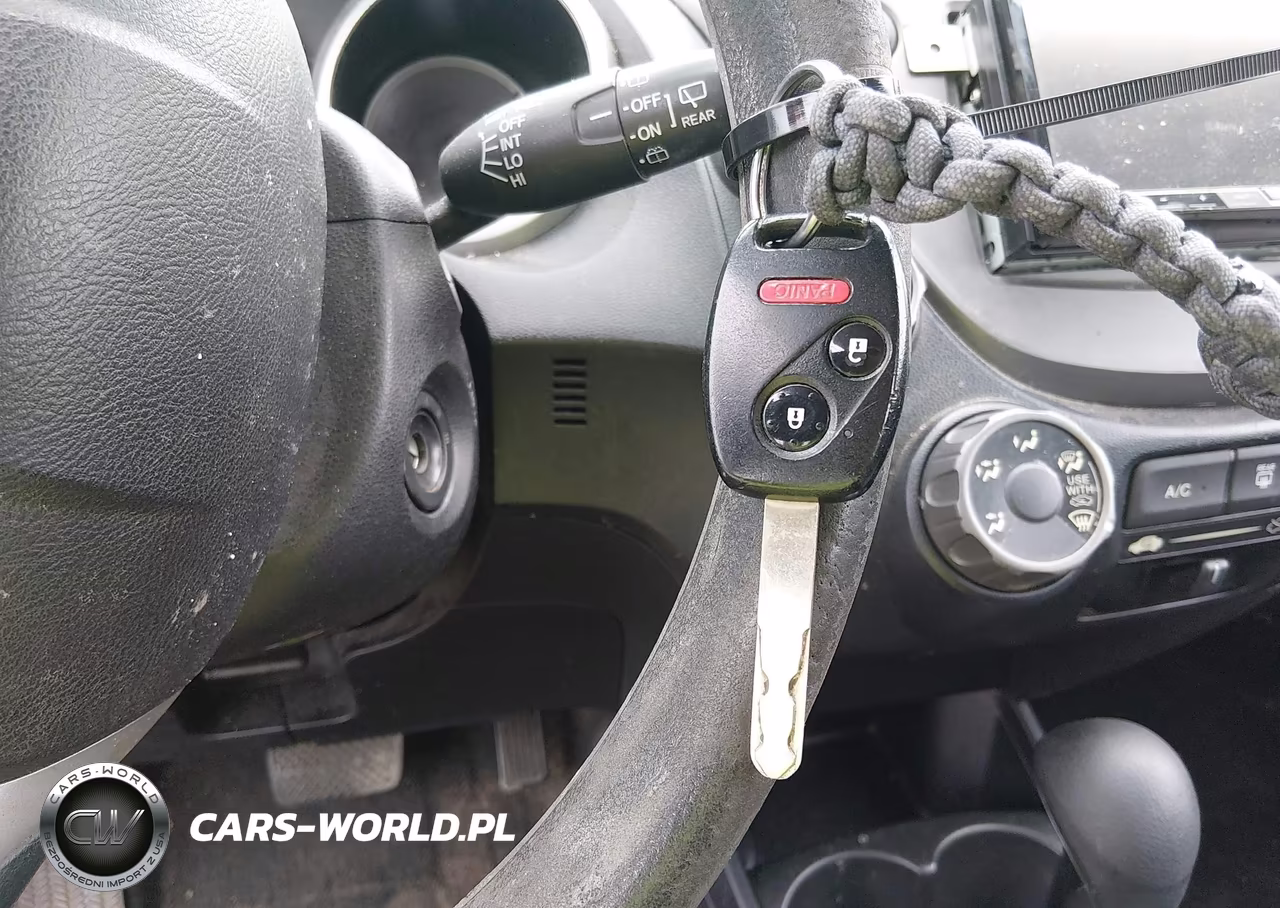 2013 Honda Fit VIN:JHMGE8H32DC018712 - 11